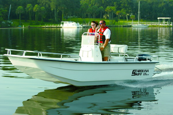 Carolina Skiff 1765 DLX serie